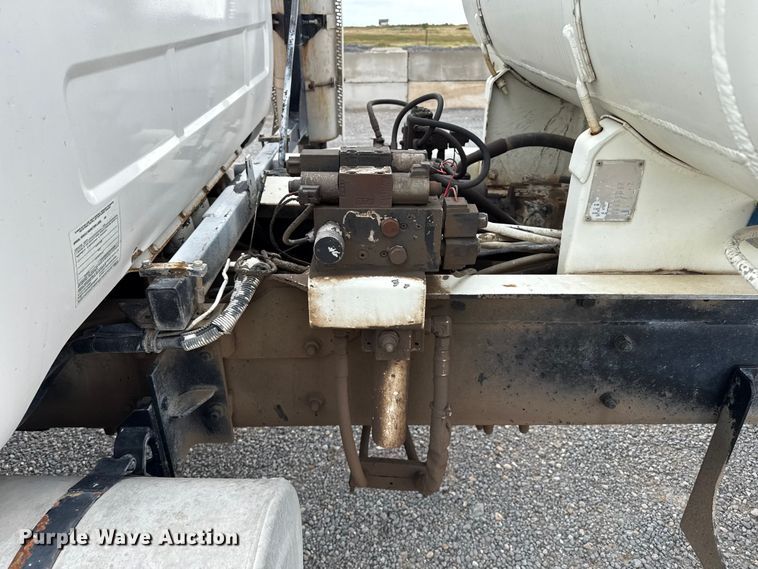 image for item EP0657 1997 Mack RD690S ready mix truck