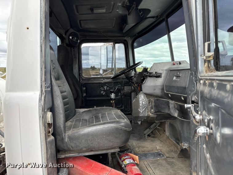 image for item EP0657 1997 Mack RD690S ready mix truck