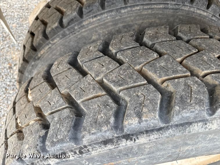 image for item EP0657 1997 Mack RD690S ready mix truck