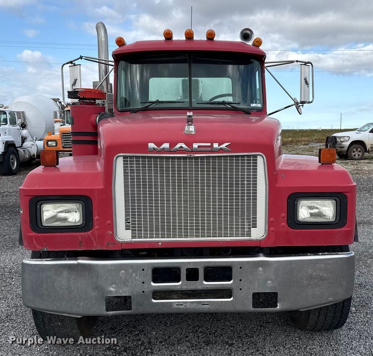 image for item EP0658 1998 Mack RD690S ready mix truck