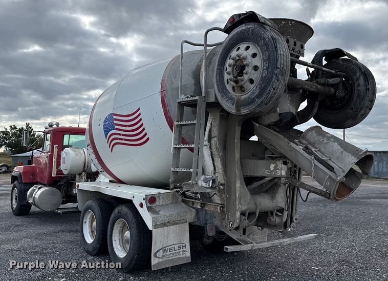 image for item EP0658 1998 Mack RD690S ready mix truck