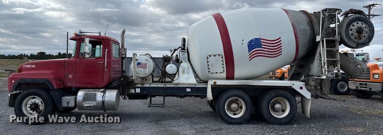 image for item EP0658 1998 Mack RD690S ready mix truck