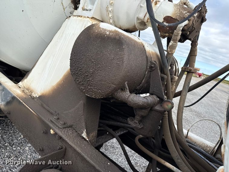 image for item EP0658 1998 Mack RD690S ready mix truck