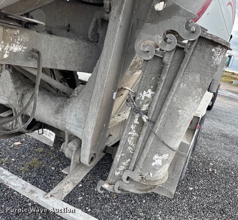 image for item EP0658 1998 Mack RD690S ready mix truck