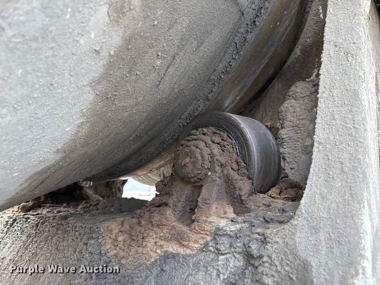 image for item EP0658 1998 Mack RD690S ready mix truck