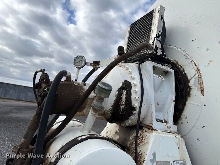 image for item EP0658 1998 Mack RD690S ready mix truck