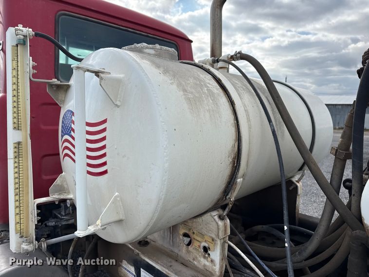 image for item EP0658 1998 Mack RD690S ready mix truck