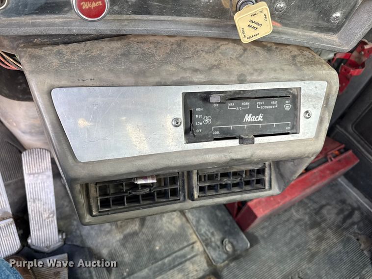 image for item EP0658 1998 Mack RD690S ready mix truck