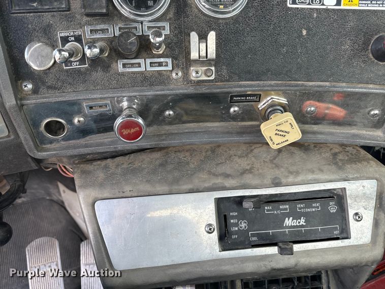 image for item EP0658 1998 Mack RD690S ready mix truck