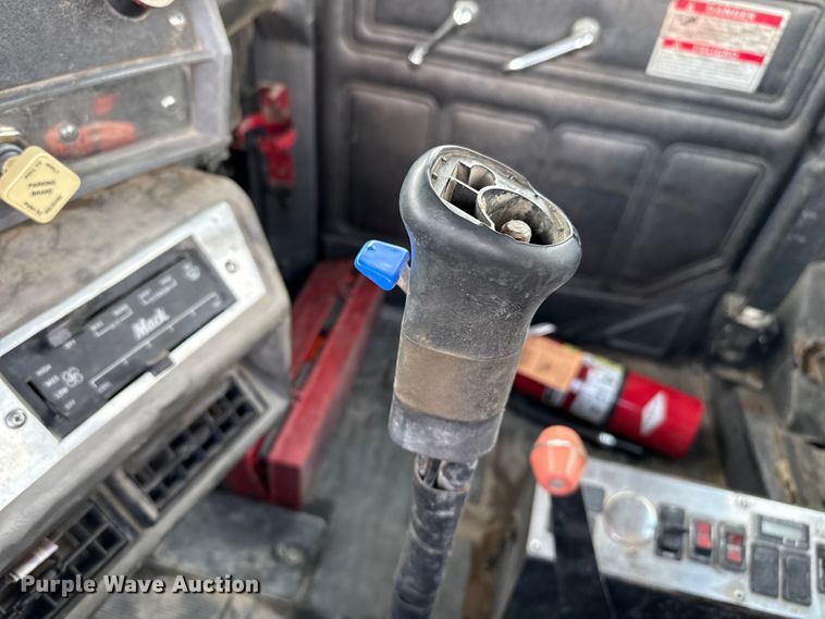 image for item EP0658 1998 Mack RD690S ready mix truck