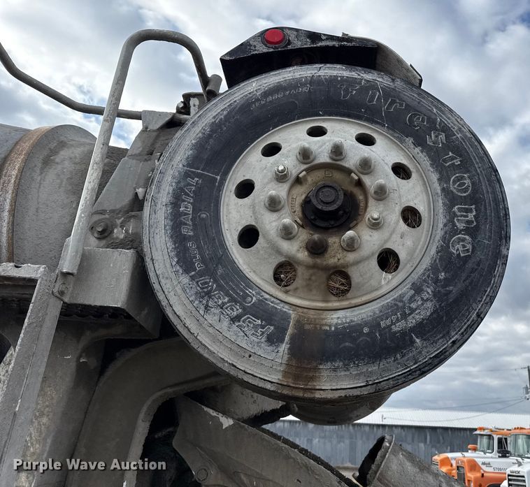 image for item EP0658 1998 Mack RD690S ready mix truck