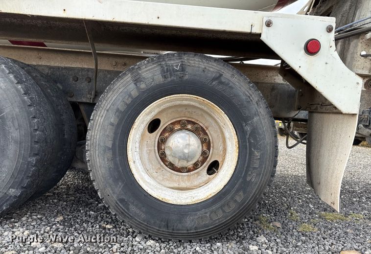 image for item EP0658 1998 Mack RD690S ready mix truck