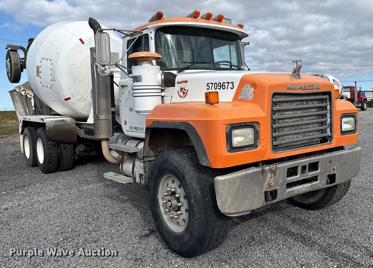 image for item EP0659 1996 Mack RD690S ready mix truck