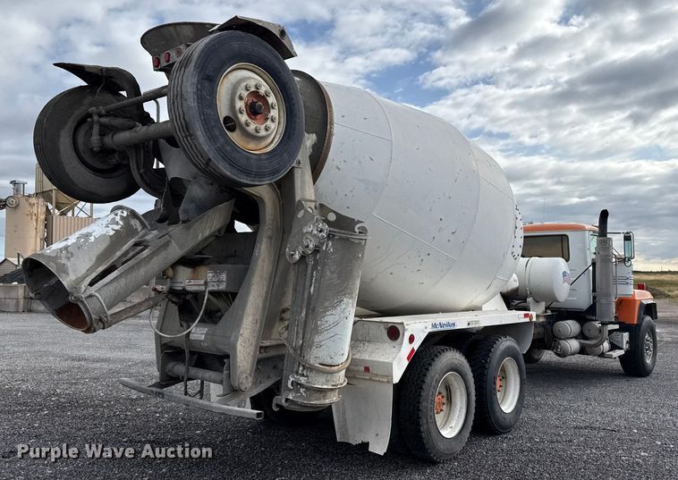 image for item EP0659 1996 Mack RD690S ready mix truck