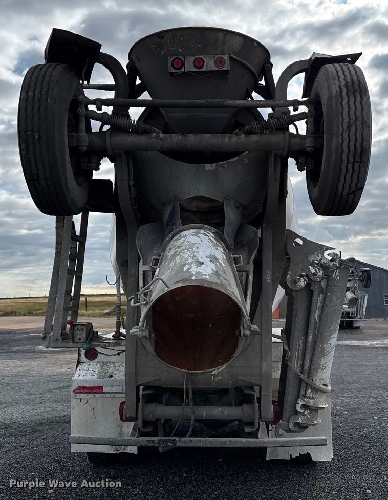 image for item EP0659 1996 Mack RD690S ready mix truck