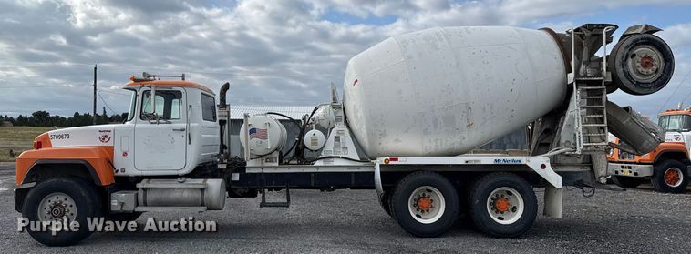 image for item EP0659 1996 Mack RD690S ready mix truck