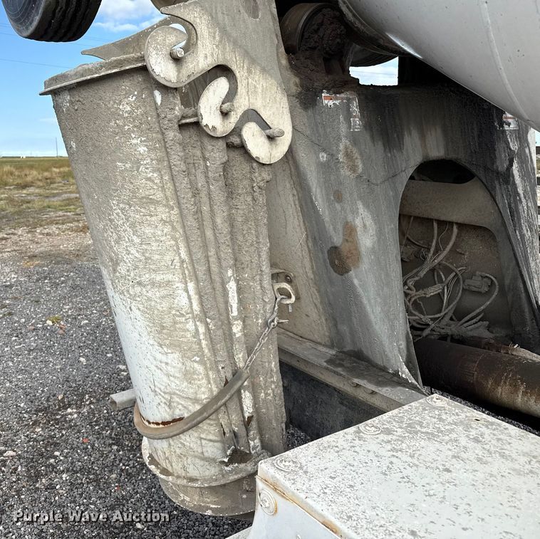 image for item EP0659 1996 Mack RD690S ready mix truck