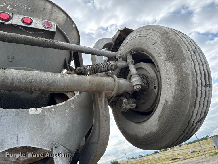 image for item EP0659 1996 Mack RD690S ready mix truck