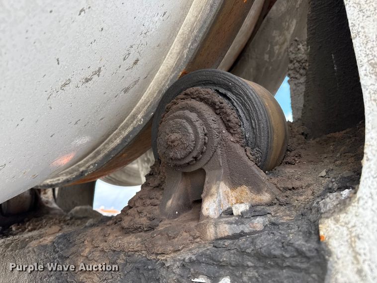 image for item EP0659 1996 Mack RD690S ready mix truck