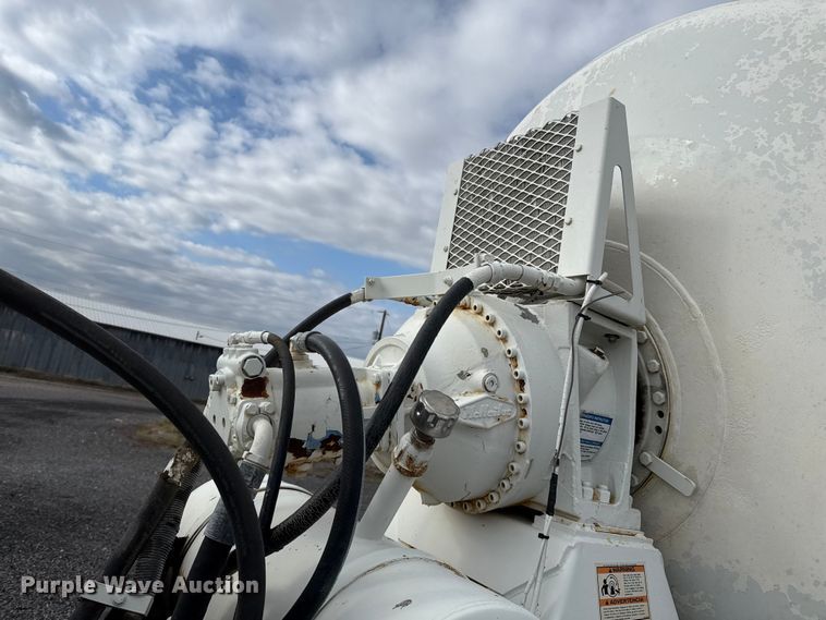 image for item EP0659 1996 Mack RD690S ready mix truck