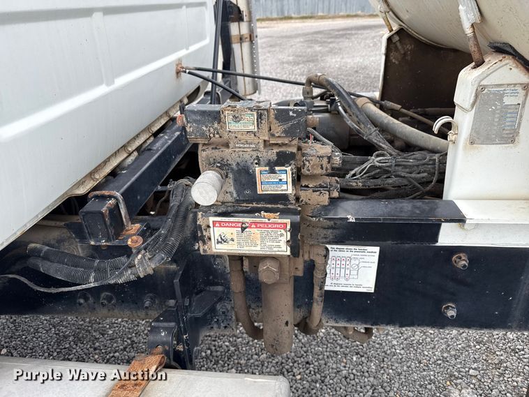 image for item EP0659 1996 Mack RD690S ready mix truck