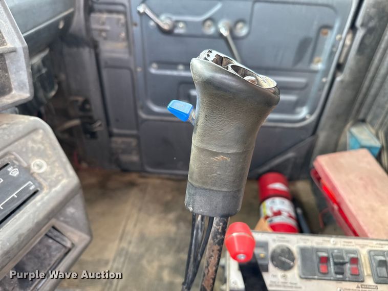 image for item EP0659 1996 Mack RD690S ready mix truck