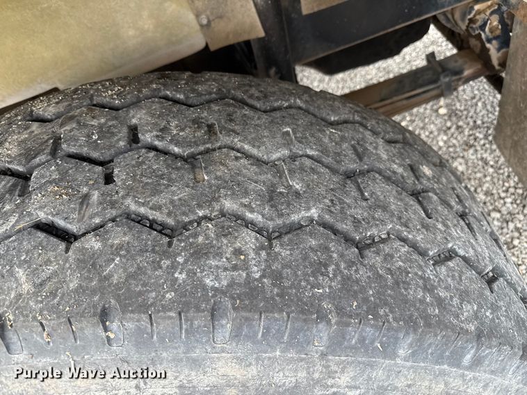 image for item EP0659 1996 Mack RD690S ready mix truck