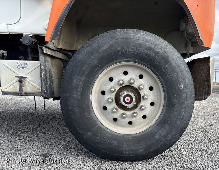 image for item EP0659 1996 Mack RD690S ready mix truck