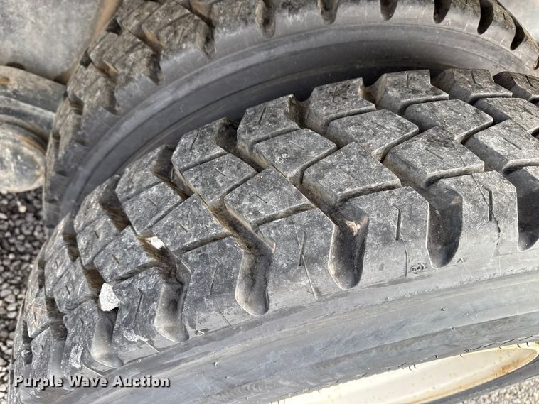 image for item EP0659 1996 Mack RD690S ready mix truck