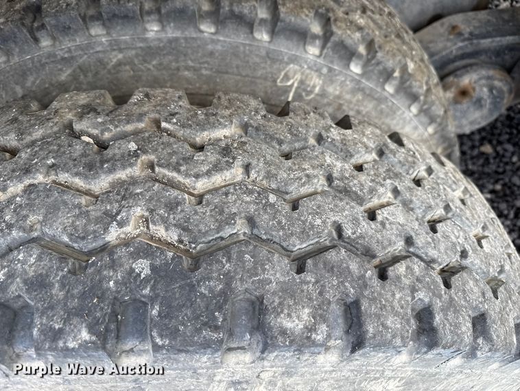 image for item EP0659 1996 Mack RD690S ready mix truck