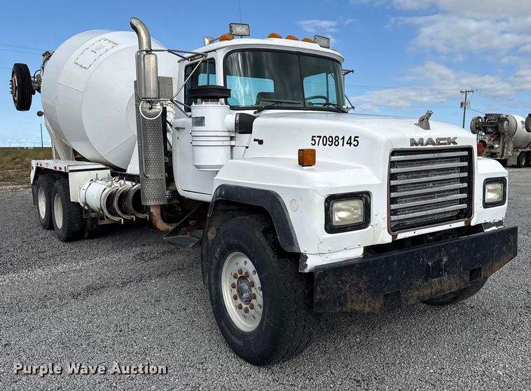 image for item EP0660 1998 Mack RD690S ready mix truck