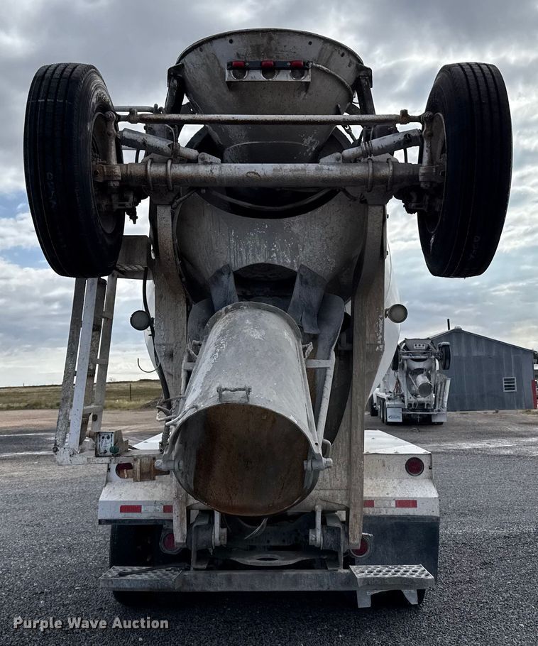 image for item EP0660 1998 Mack RD690S ready mix truck