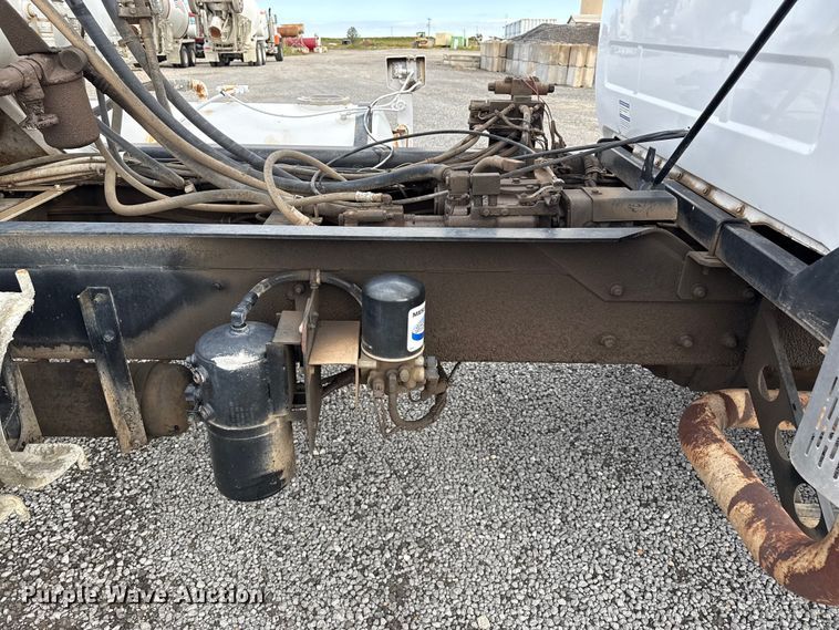 image for item EP0660 1998 Mack RD690S ready mix truck