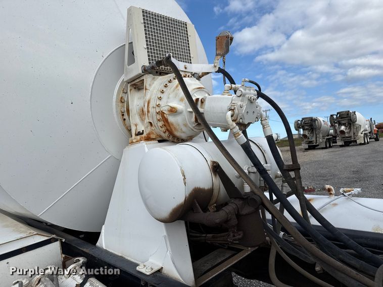 image for item EP0660 1998 Mack RD690S ready mix truck