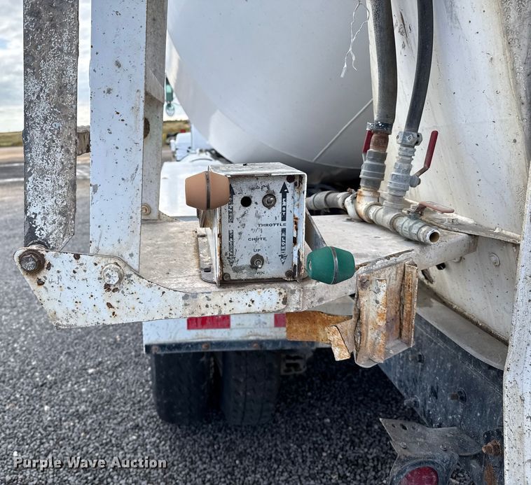 image for item EP0660 1998 Mack RD690S ready mix truck