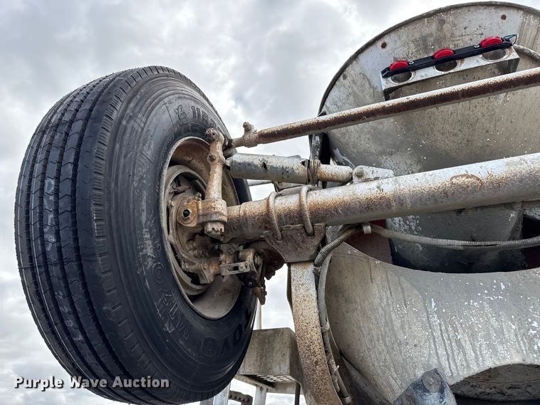 image for item EP0660 1998 Mack RD690S ready mix truck