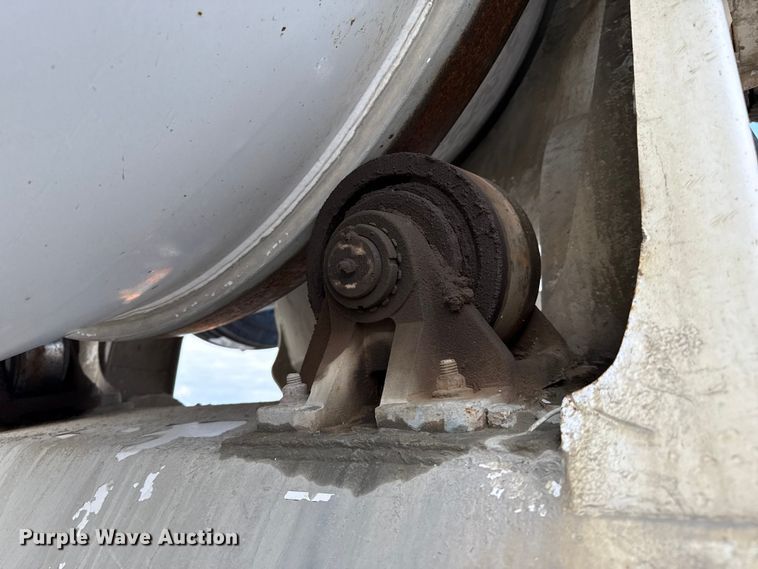 image for item EP0660 1998 Mack RD690S ready mix truck