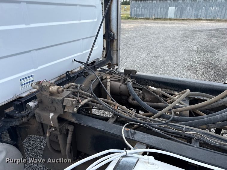 image for item EP0660 1998 Mack RD690S ready mix truck