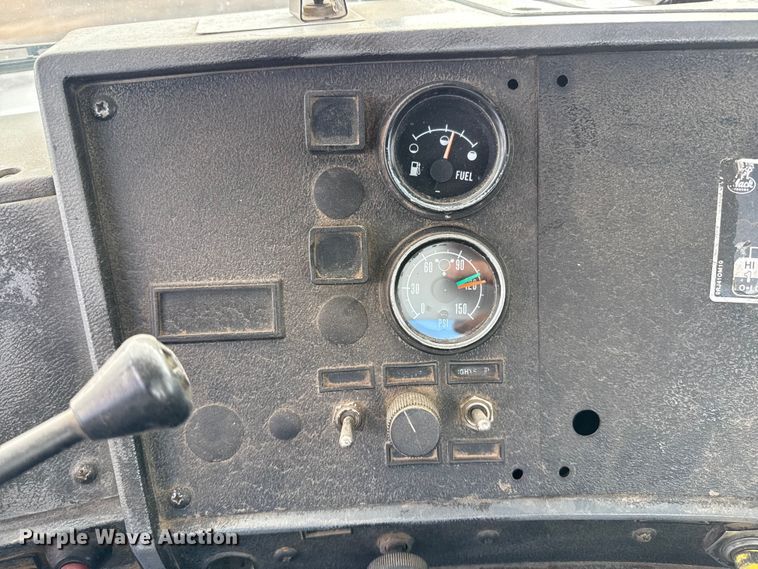 image for item EP0660 1998 Mack RD690S ready mix truck