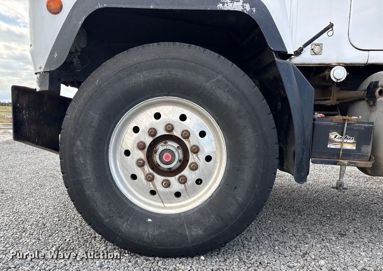 image for item EP0660 1998 Mack RD690S ready mix truck