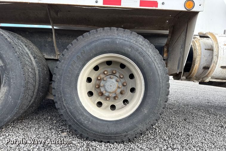 image for item EP0660 1998 Mack RD690S ready mix truck