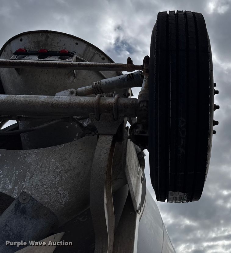 image for item EP0660 1998 Mack RD690S ready mix truck