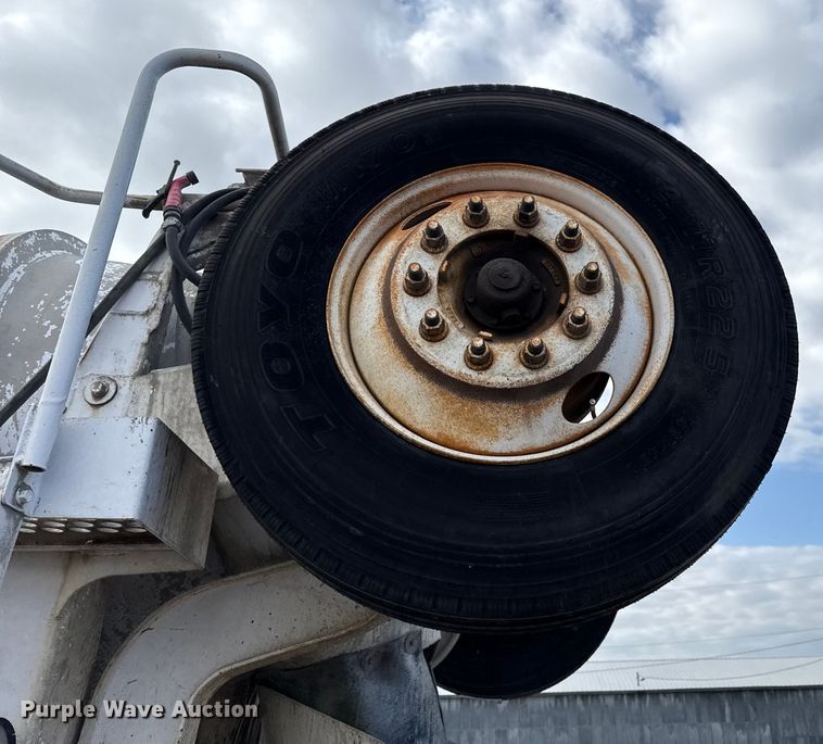 image for item EP0660 1998 Mack RD690S ready mix truck