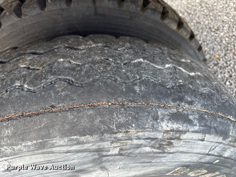 image for item EP0660 1998 Mack RD690S ready mix truck