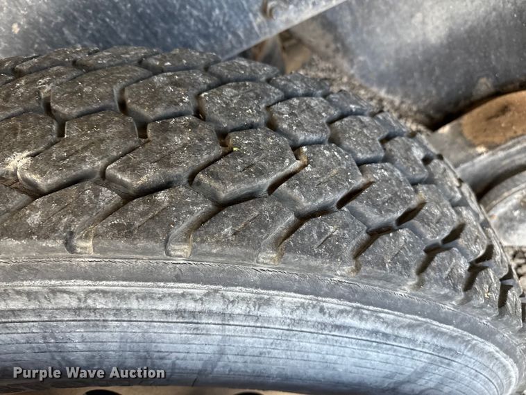 image for item EP0660 1998 Mack RD690S ready mix truck