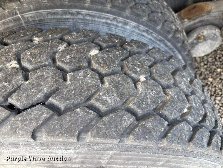 image for item EP0660 1998 Mack RD690S ready mix truck