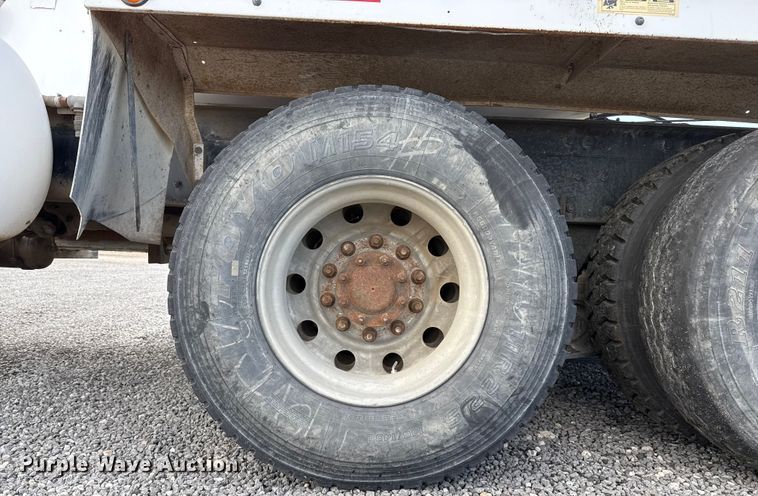 image for item EP0660 1998 Mack RD690S ready mix truck