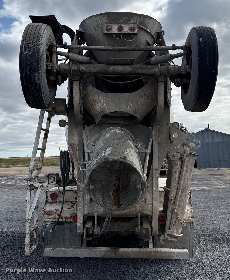 image for item EP0662 2001 Mack RD690S ready mix truck