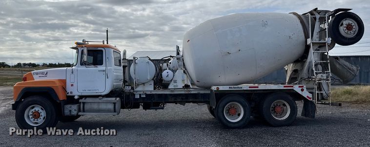 image for item EP0662 2001 Mack RD690S ready mix truck