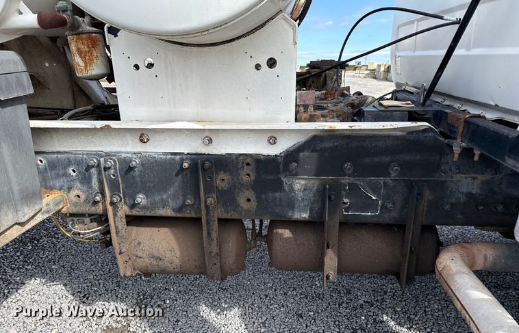 image for item EP0662 2001 Mack RD690S ready mix truck